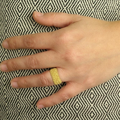 Gold band sardinian wedding ring  in sardinian filigree