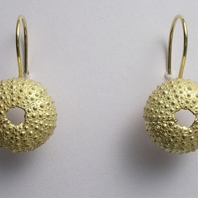 Gold earrings ´sea urchin´
