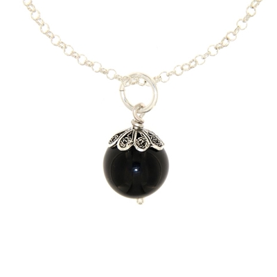 Silver pendant ´Su coccu´ with onyx and rolò chain
